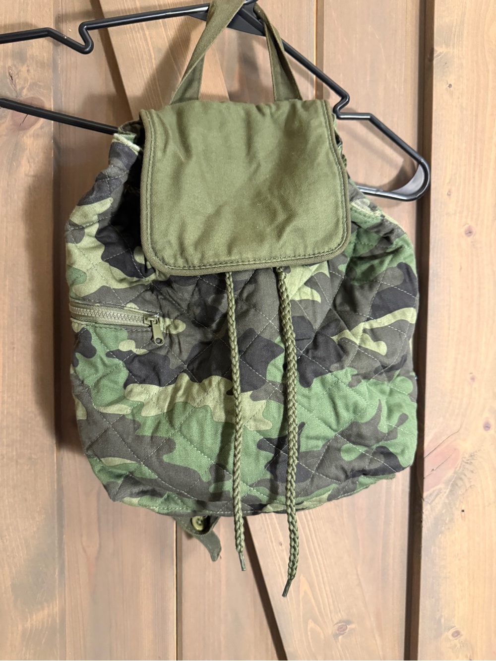 Quilted Camo Drawstring Backpack - Olive Green
